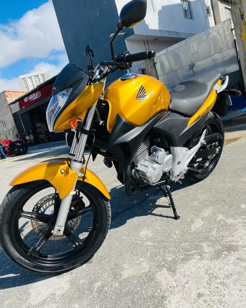 CB 300